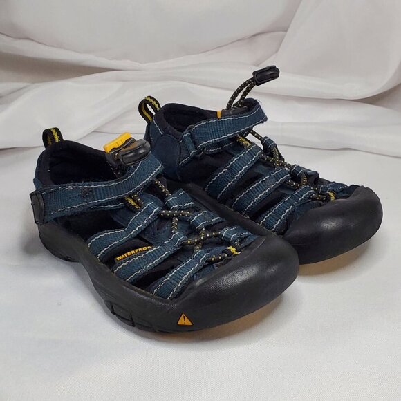 Keen Little Kids Youth Newport H2 Closed Toe Sandals Size 10 Navy & Yellow Shoes - Picture 1 of 10